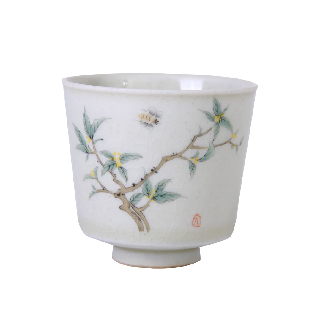 Ancienne Tasse à Thé Céladon en Divers Motifs - 75ml